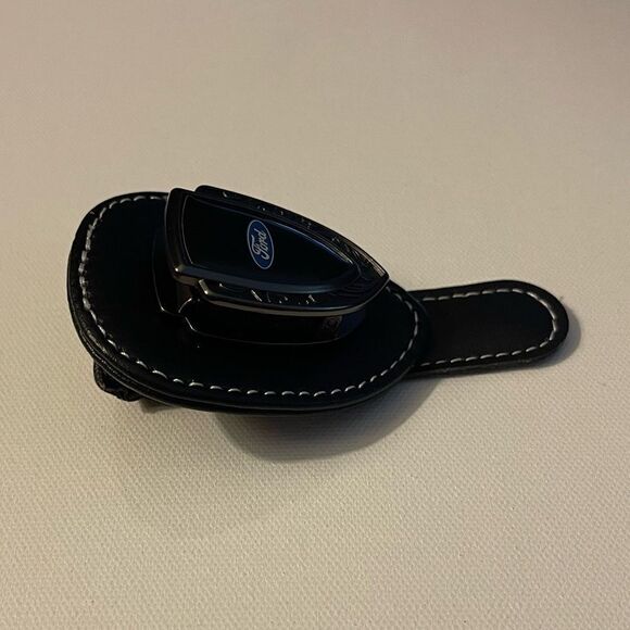 Ford Sunglass Holder for Car with Logo Black PU Leather NWT - Picture 6 of 9